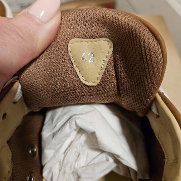 $845 Christian Louboutin Tutti Rui Canvas Leather Sneaker Beige EU 42 US 9 BNIB - Picture 8 of 8